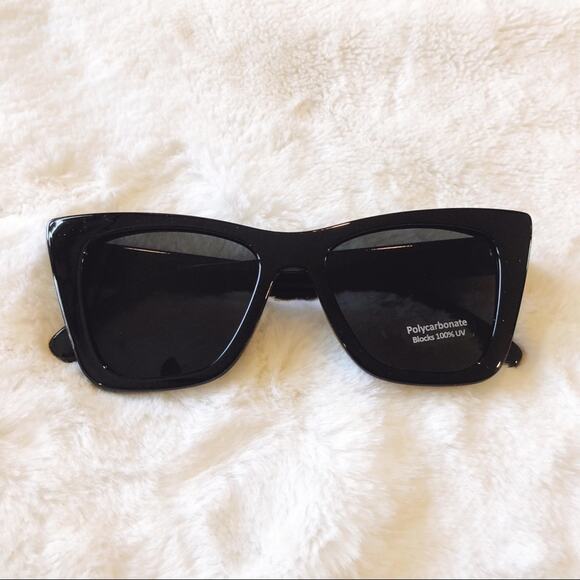 Kiara Glossy Black Full Rim Cat Eye Sunglasses - Picture 1 of 10